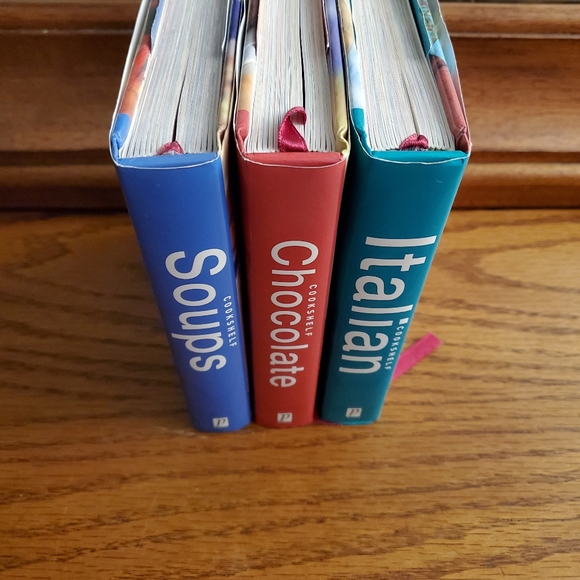 3 COOKBOOKS: ROBUST BUT COMPACT - Picture 7 of 8
